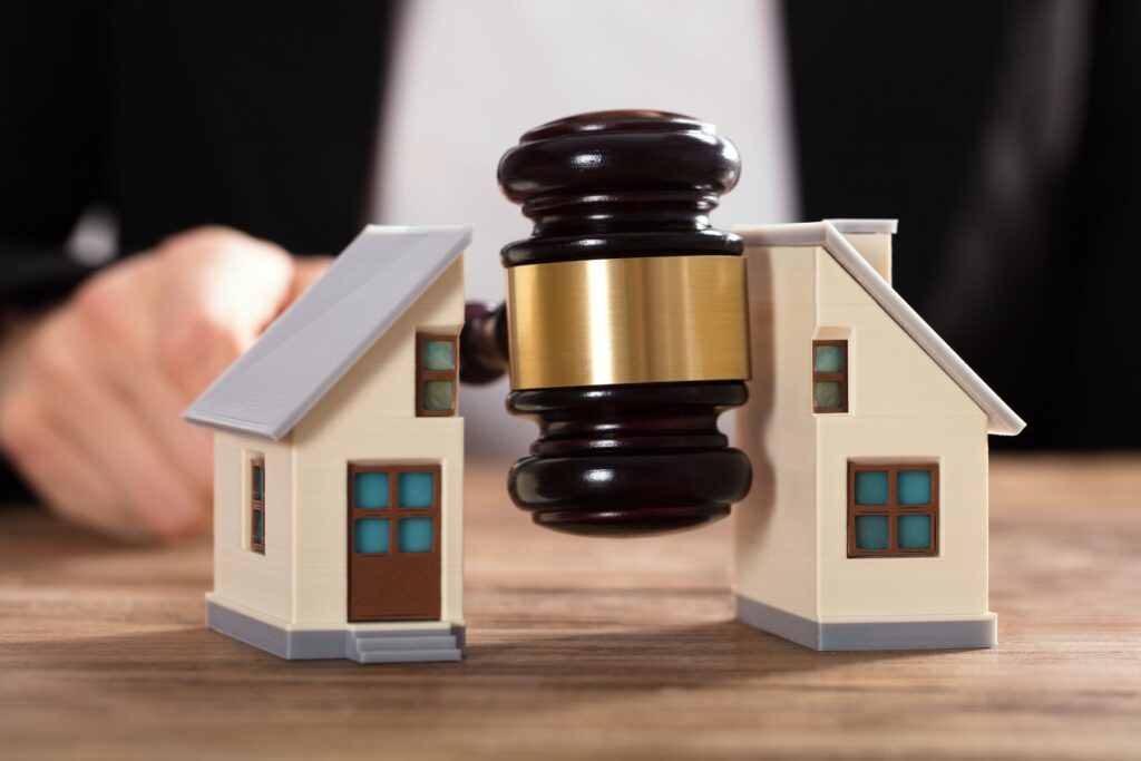 How to Handle Property Disputes Legally in Delhi